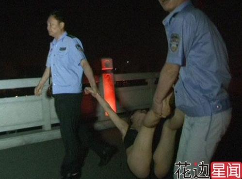 女子跳水轻生后的凄惨照片，溺水身亡的过程是什么感觉？